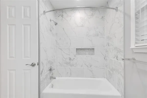 $2,100 | 3635 Garden Brook Drive, Unit 137, Farmers Branch, TX 75234