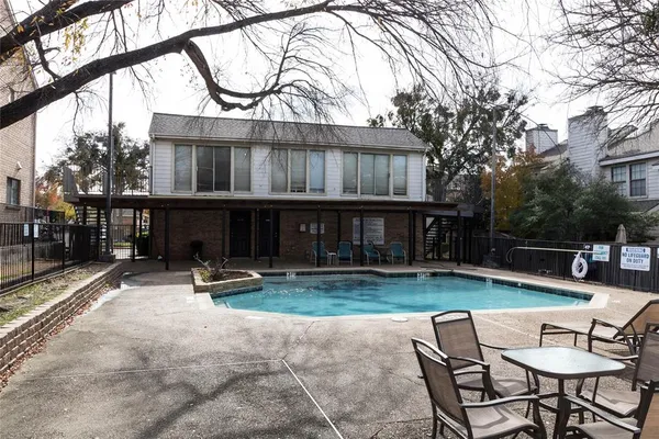$2,100 | 3635 Garden Brook Drive, Unit 137, Farmers Branch, TX 75234