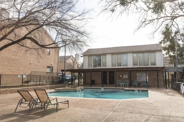 $2,100 | 3635 Garden Brook Drive, Unit 137, Farmers Branch, TX 75234