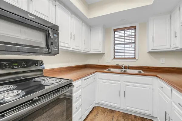 $2,100 | 3635 Garden Brook Drive, Unit 137, Farmers Branch, TX 75234