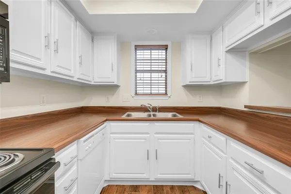 $2,100 | 3635 Garden Brook Drive, Unit 137, Farmers Branch, TX 75234