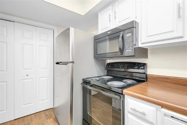 $2,100 | 3635 Garden Brook Drive, Unit 137, Farmers Branch, TX 75234