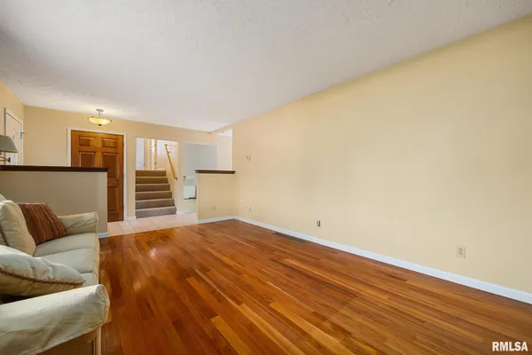 $300,000 | 9909 West Buckhaven Court, Mapleton, IL 61547