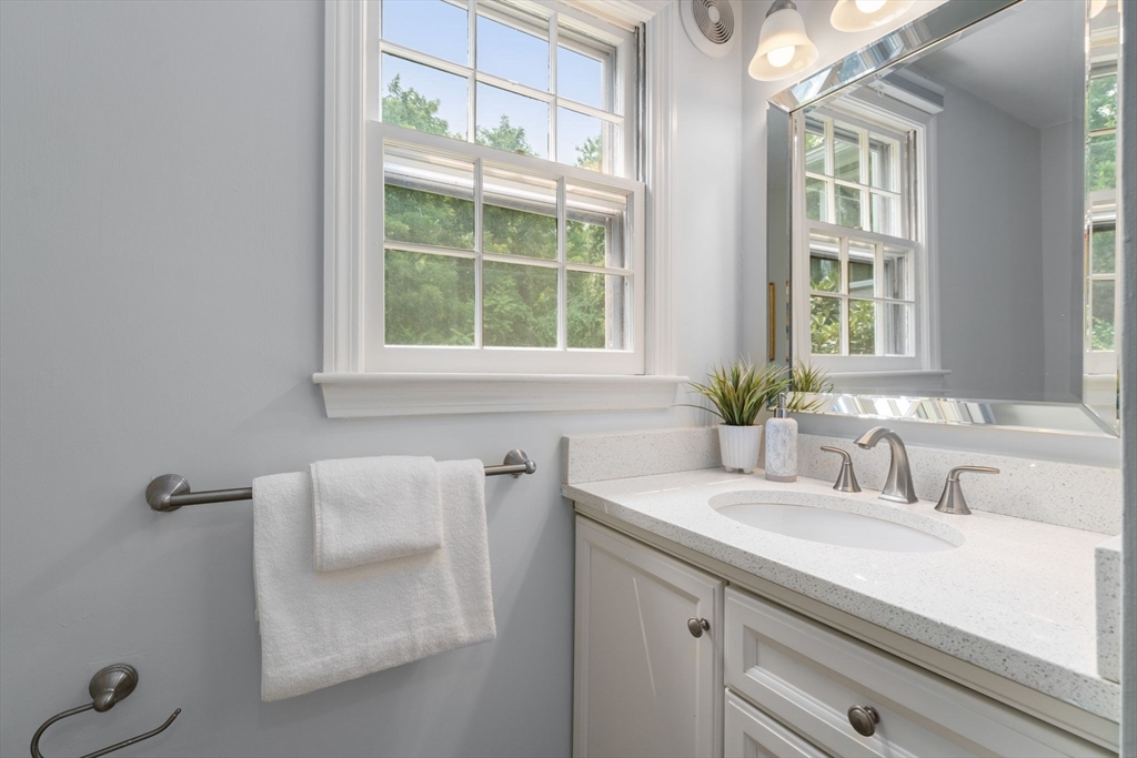 108 Greenwood Road Andover, MA 01810 - Photo 13 of 29