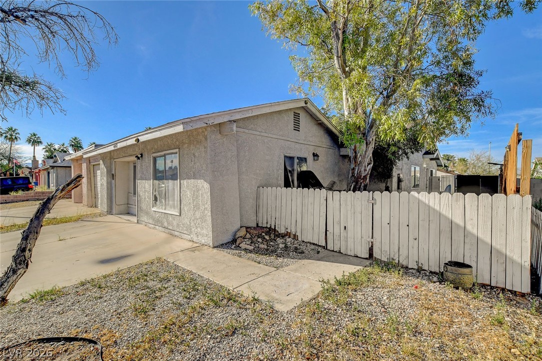 4442 Vía San Rafael Las Vegas, NV 89103 - Photo 3 of 42