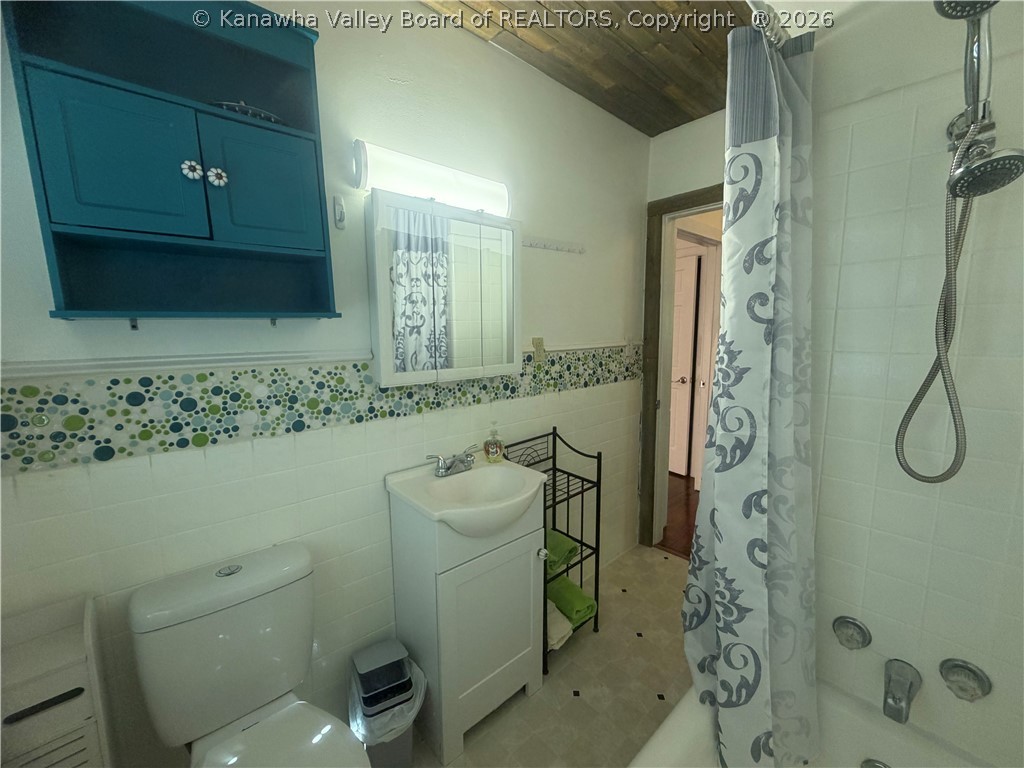 3239 Old Logan Road Logan, WV 25601 - Photo 11 of 30 Gallery Image 11