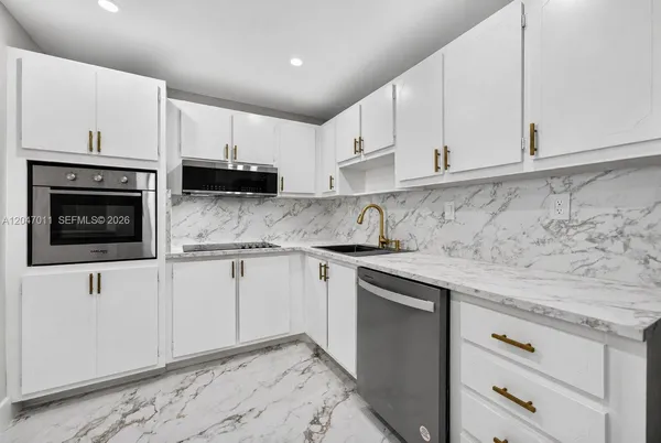 $2,750 | 19380 Collins Avenue, Unit 608, Sunny Isles Beach, FL 33160