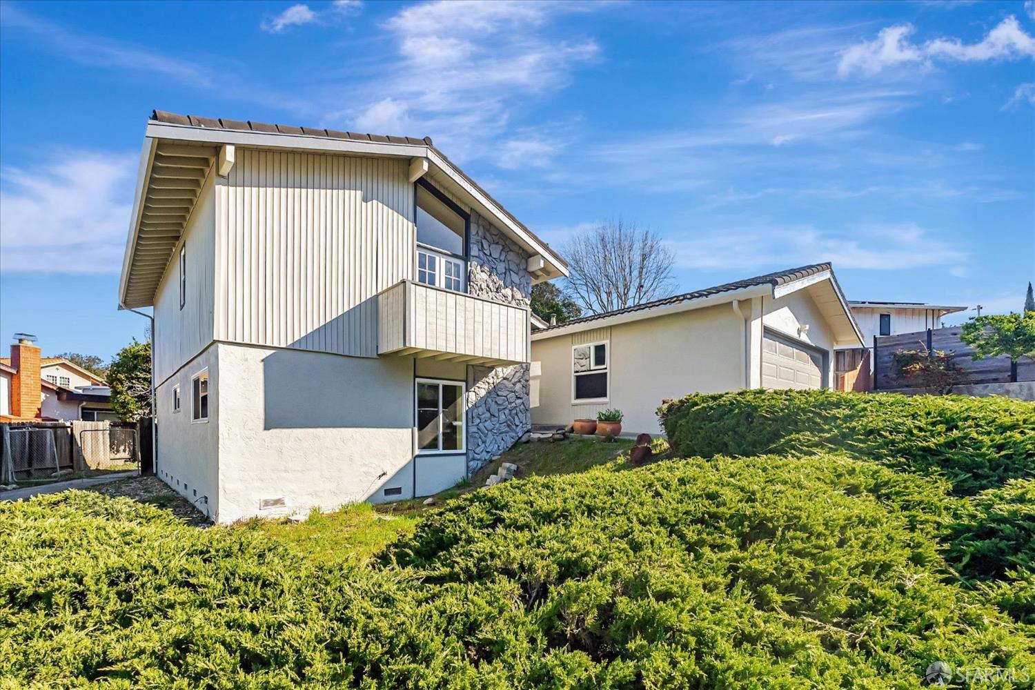 1133 Alberdan Circle Pinole, CA 94564 - Photo 2 of 46 Gallery Image 2
