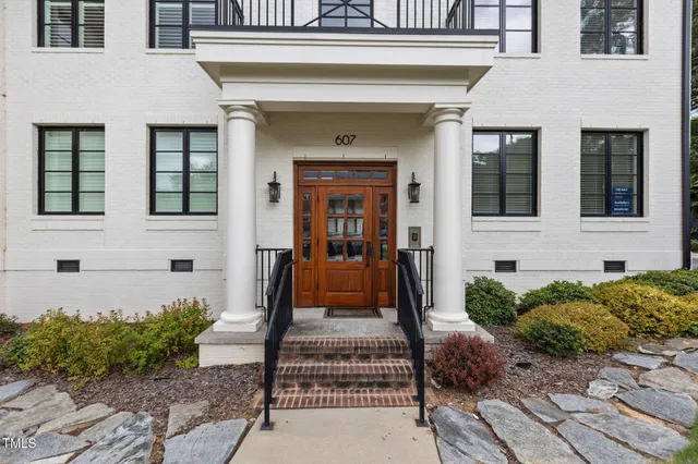 a view of a balcony area