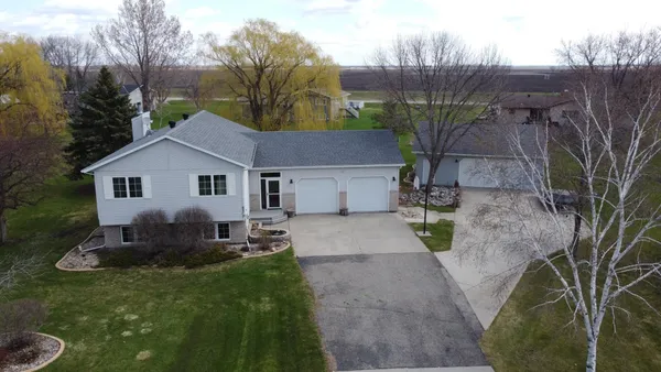 $400,000 | 6212 13th Street North, Moorhead, MN 56560