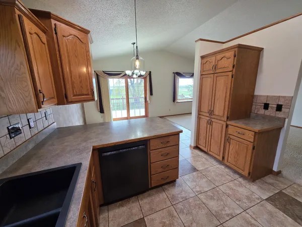 $400,000 | 6212 13th Street North, Moorhead, MN 56560