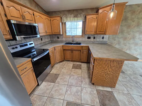 $400,000 | 6212 13th Street North, Moorhead, MN 56560