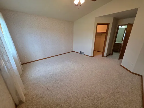 $400,000 | 6212 13th Street North, Moorhead, MN 56560