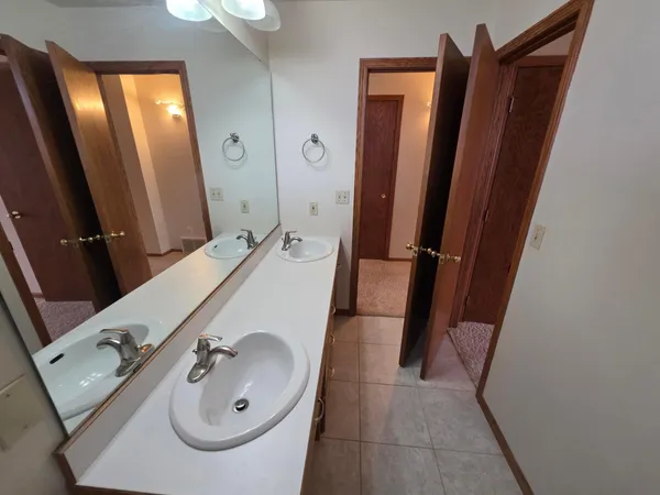 $400,000 | 6212 13th Street North, Moorhead, MN 56560