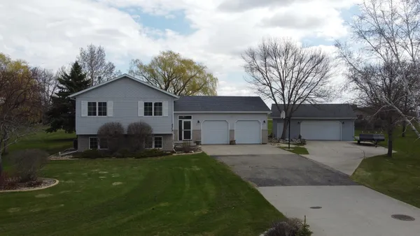 $400,000 | 6212 13th Street North, Moorhead, MN 56560
