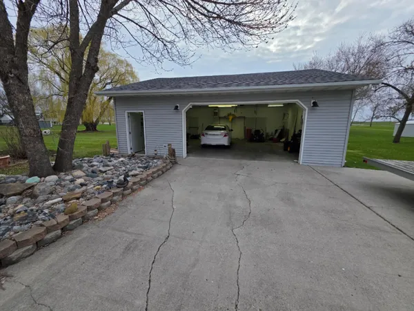 $400,000 | 6212 13th Street North, Moorhead, MN 56560