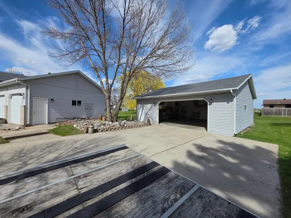$400,000 | 6212 13th Street North, Moorhead, MN 56560