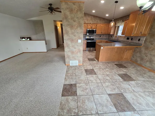 $400,000 | 6212 13th Street North, Moorhead, MN 56560