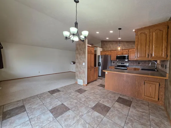 $400,000 | 6212 13th Street North, Moorhead, MN 56560