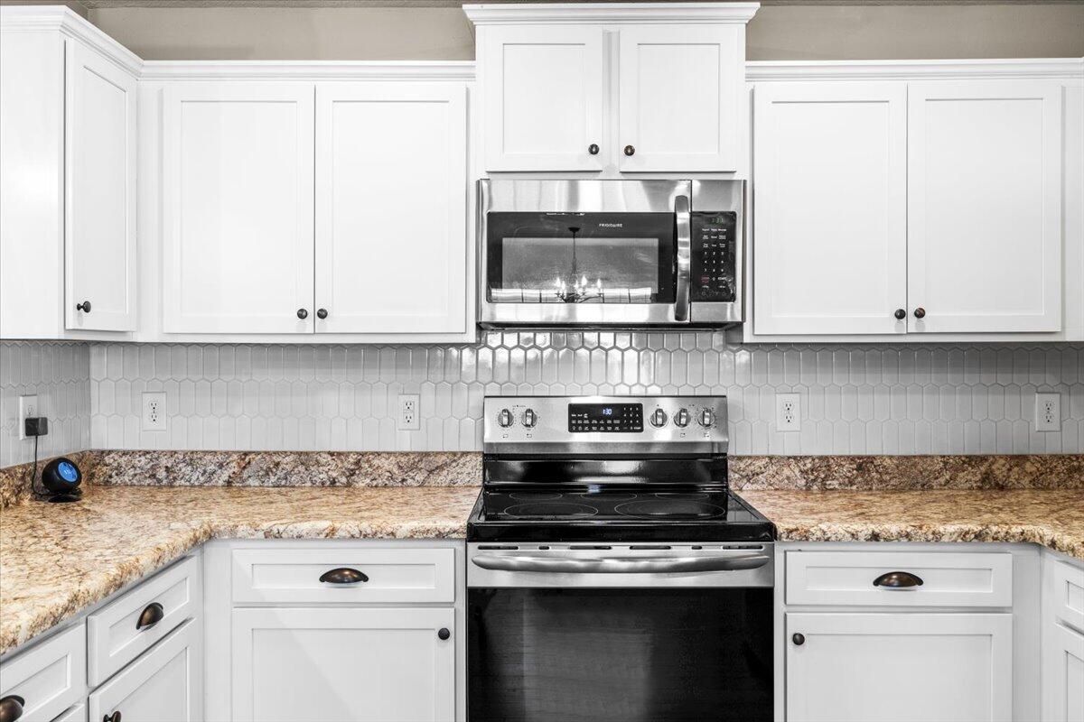 239 Wainwright Drive Crestview, FL 32539 - Photo 11 of 29 Kitchen