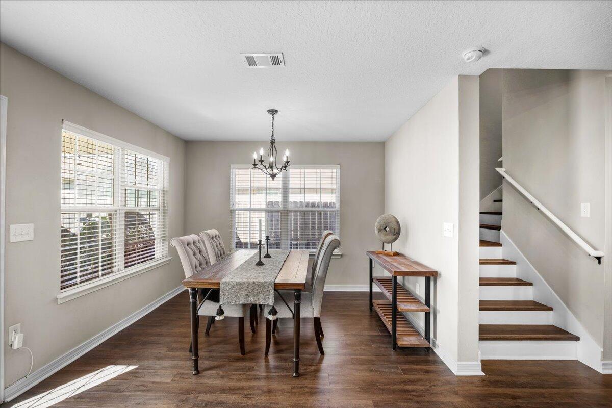 239 Wainwright Drive Crestview, FL 32539 - Photo 9 of 29 Dining area