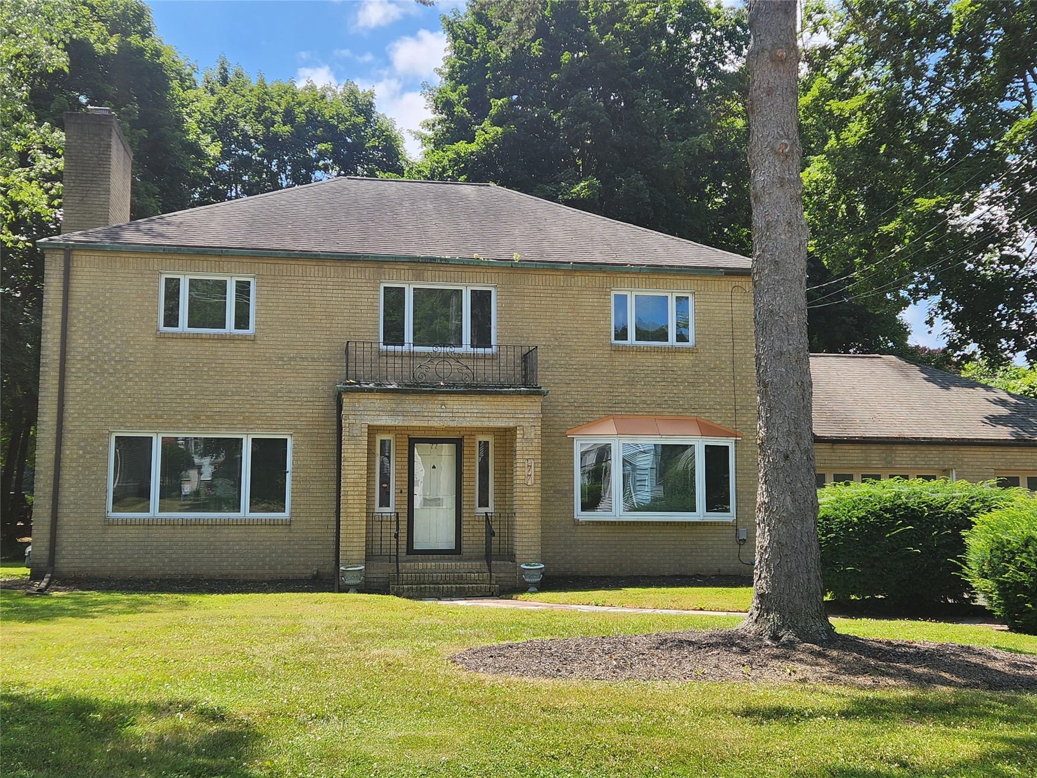 77 Riverside Drive Binghamton, NY 13905 - Photo 1 of 39