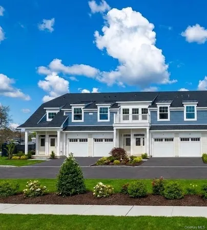$649,000 | 605 Bay View Circle, Unit 5, Moriches, NY 11955