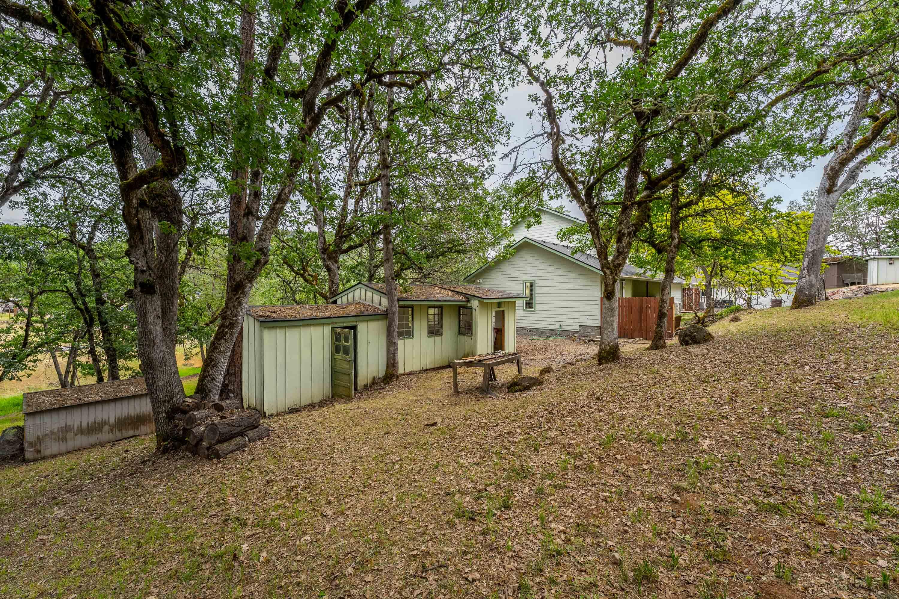 200 Rene Drive Shady Cove, OR 97539 - Photo 19 of 31 Off Buildings