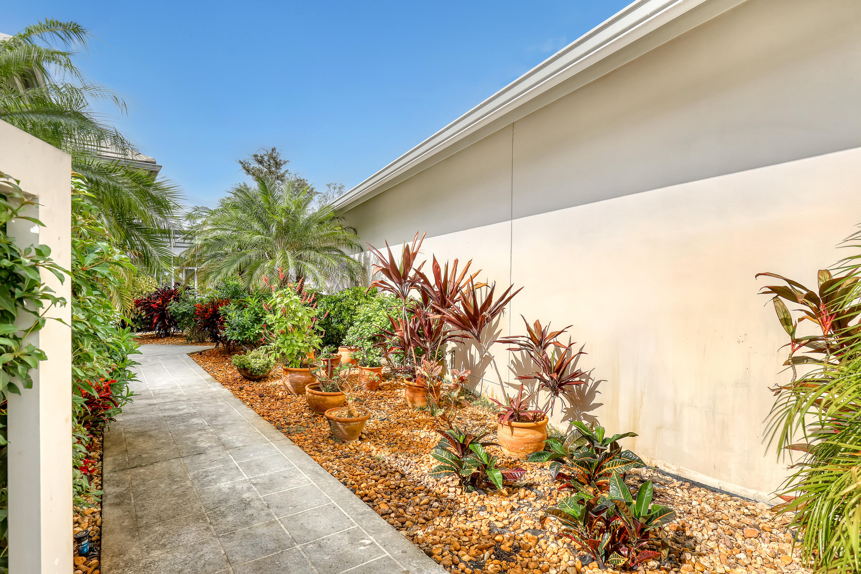 201 Orange Tree Drive Atlantis, FL 33462 - Photo 5 of 63 201 Orange Tree (5)