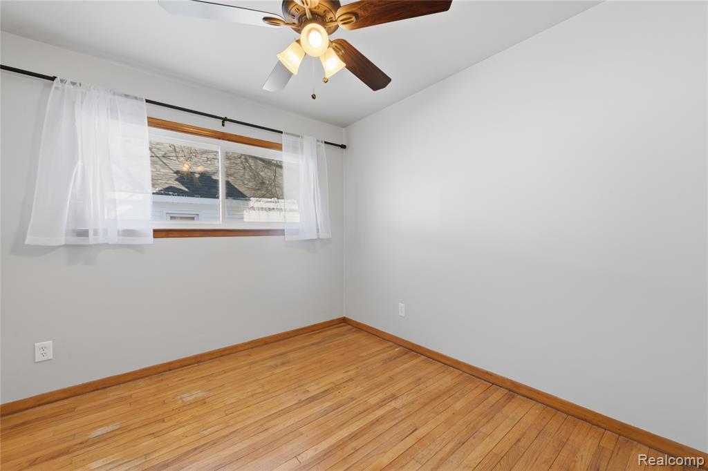 2722 Banner Street Dearborn, MI 48124 - Photo 9 of 32