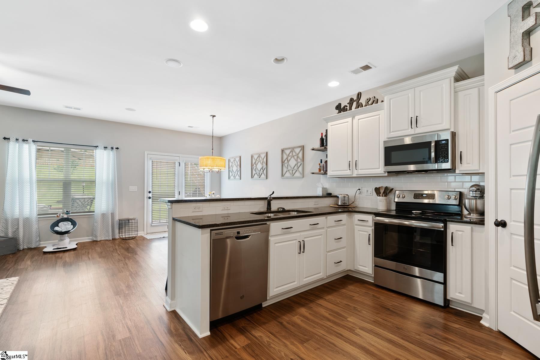 136 Eventine Way Boiling Springs, SC 29316 - Photo 5 of 22 Gallery Image 5