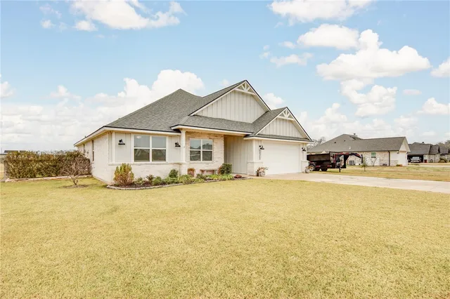 $564,900 | 10323 Whiskey River Road, Bryan, TX 77808