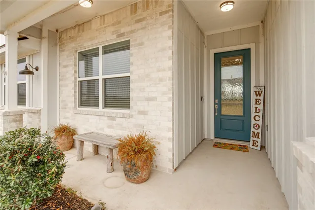 $564,900 | 10323 Whiskey River Road, Bryan, TX 77808