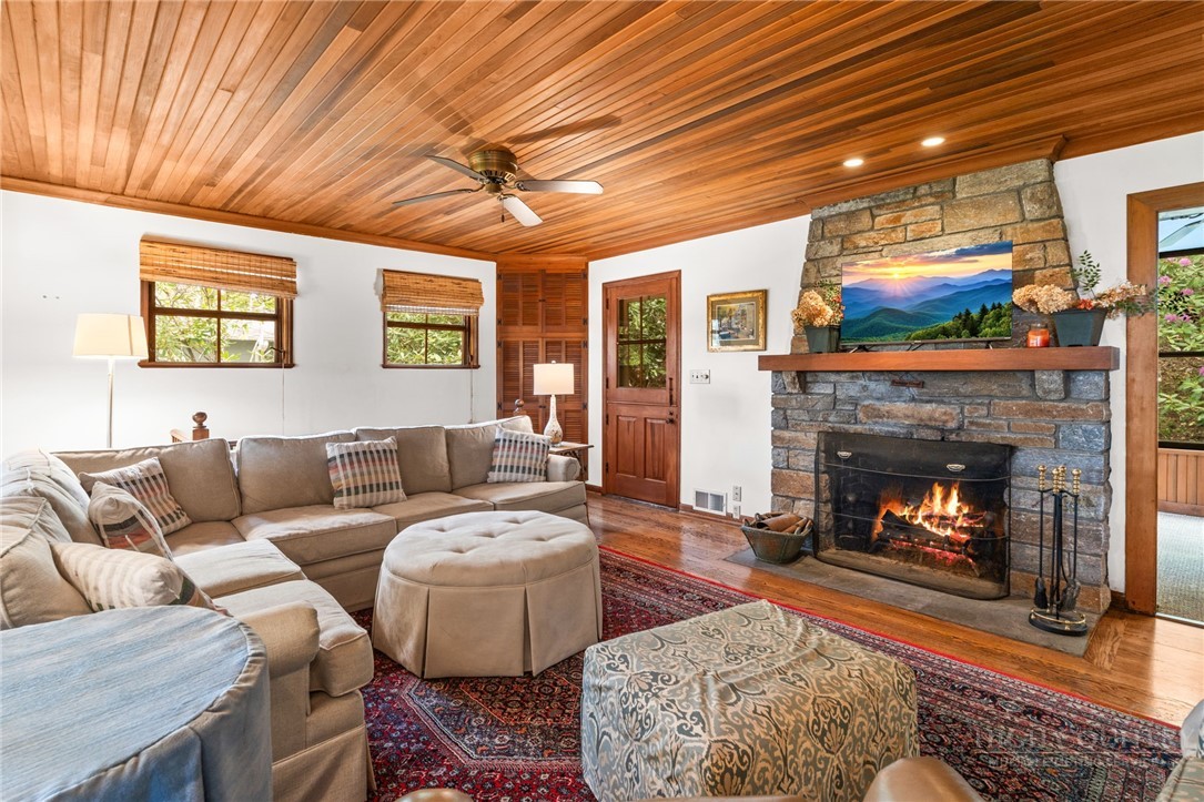 654 Goforth Road Blowing Rock, NC 28605 - Photo 9 of 34