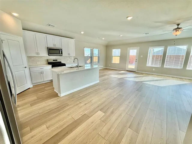 $2,200 | 2104 Rannoch Street, Sherman, TX 75092