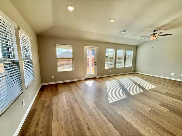 $2,200 | 2104 Rannoch Street, Sherman, TX 75092