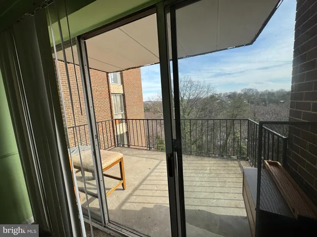 $1,450 | 6011 Emerson Street, Unit 606, Bladensburg, MD 20710