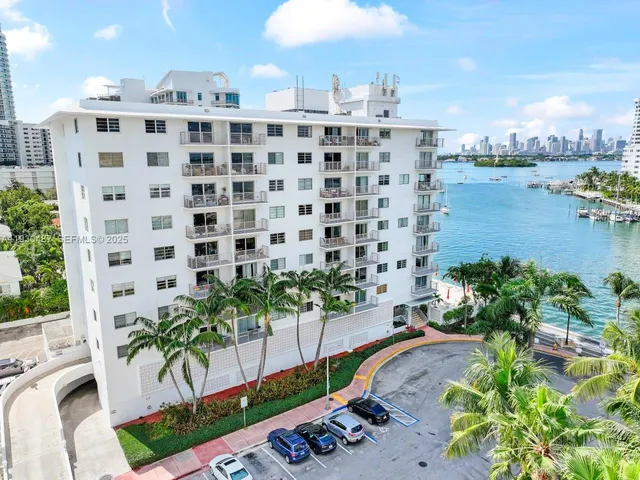 $490,000 | 1450 Lincoln Road, Unit 307, Miami Beach, FL 33139