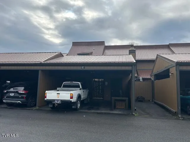 $219,900 | 512 Fleetwood Court, Unit C, Kingsport, TN 37660