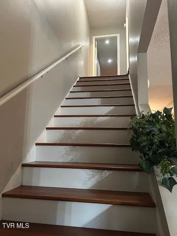 $219,900 | 512 Fleetwood Court, Unit C, Kingsport, TN 37660