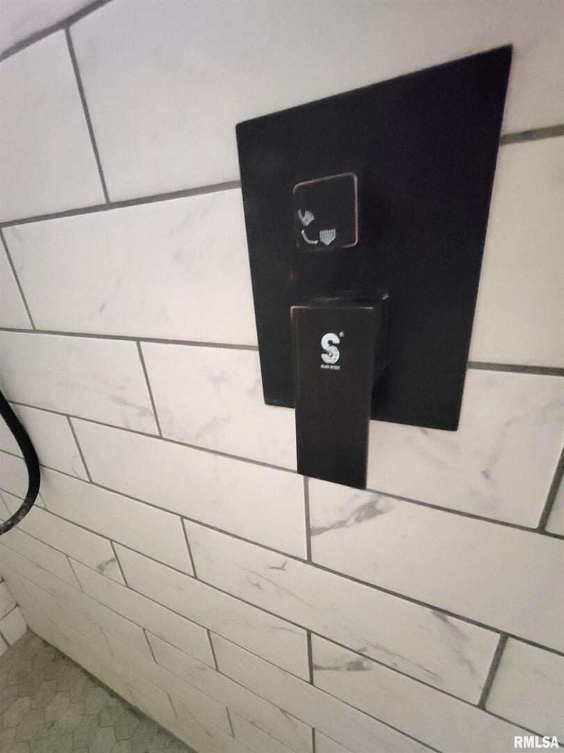 7324 State Rte 161 Extension Iuka, IL 62849 - Photo 16 of 78