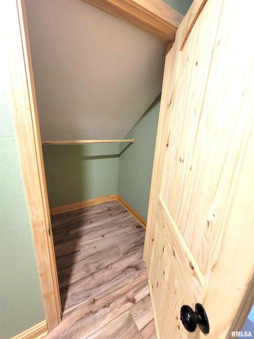 7324 State Rte 161 Extension Iuka, IL 62849 - Photo 37 of 78 a view of entryway