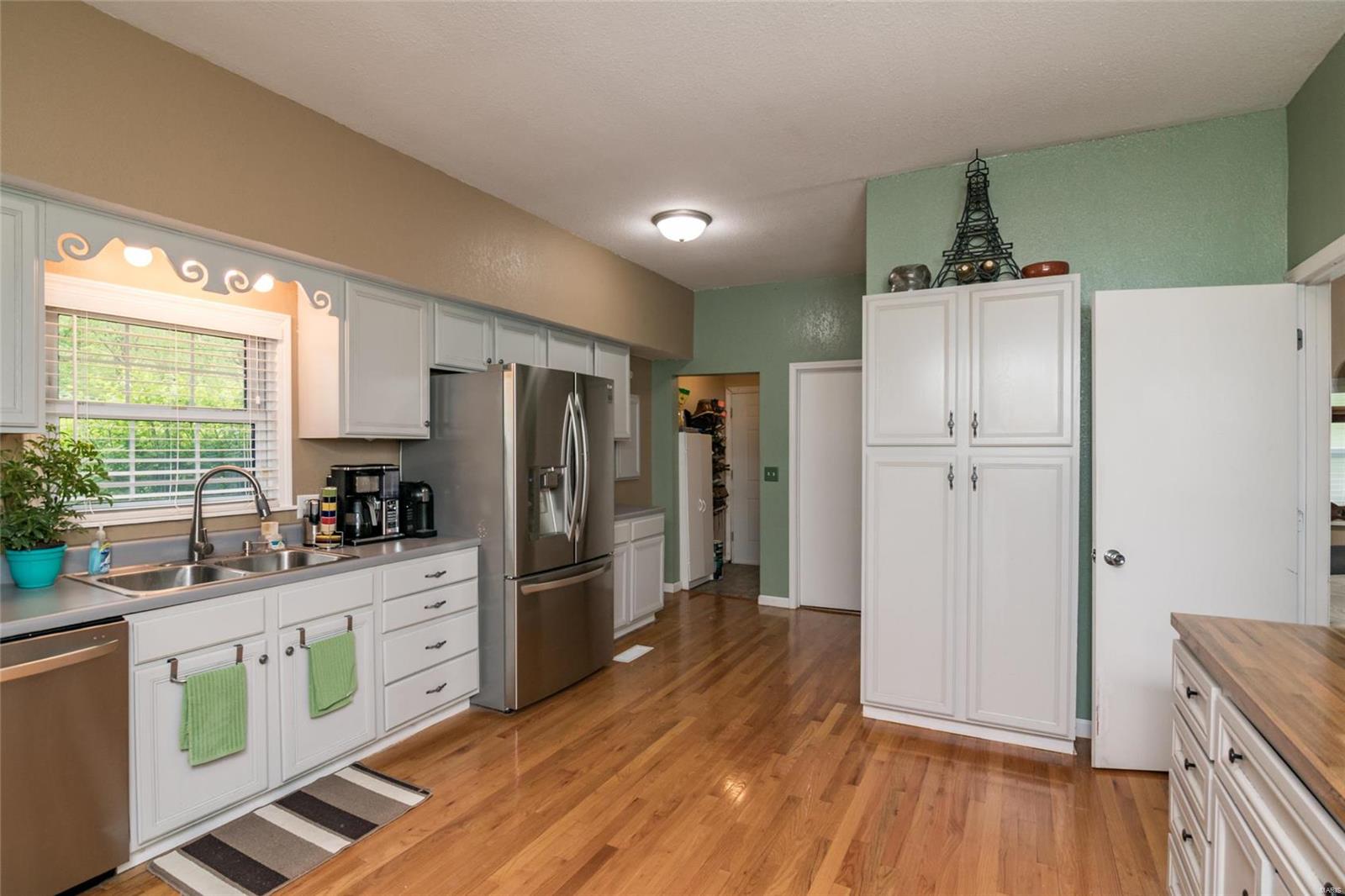 2835 Viewland Street Alton, IL 62002 - Photo 8 of 23 Gallery Image 8
