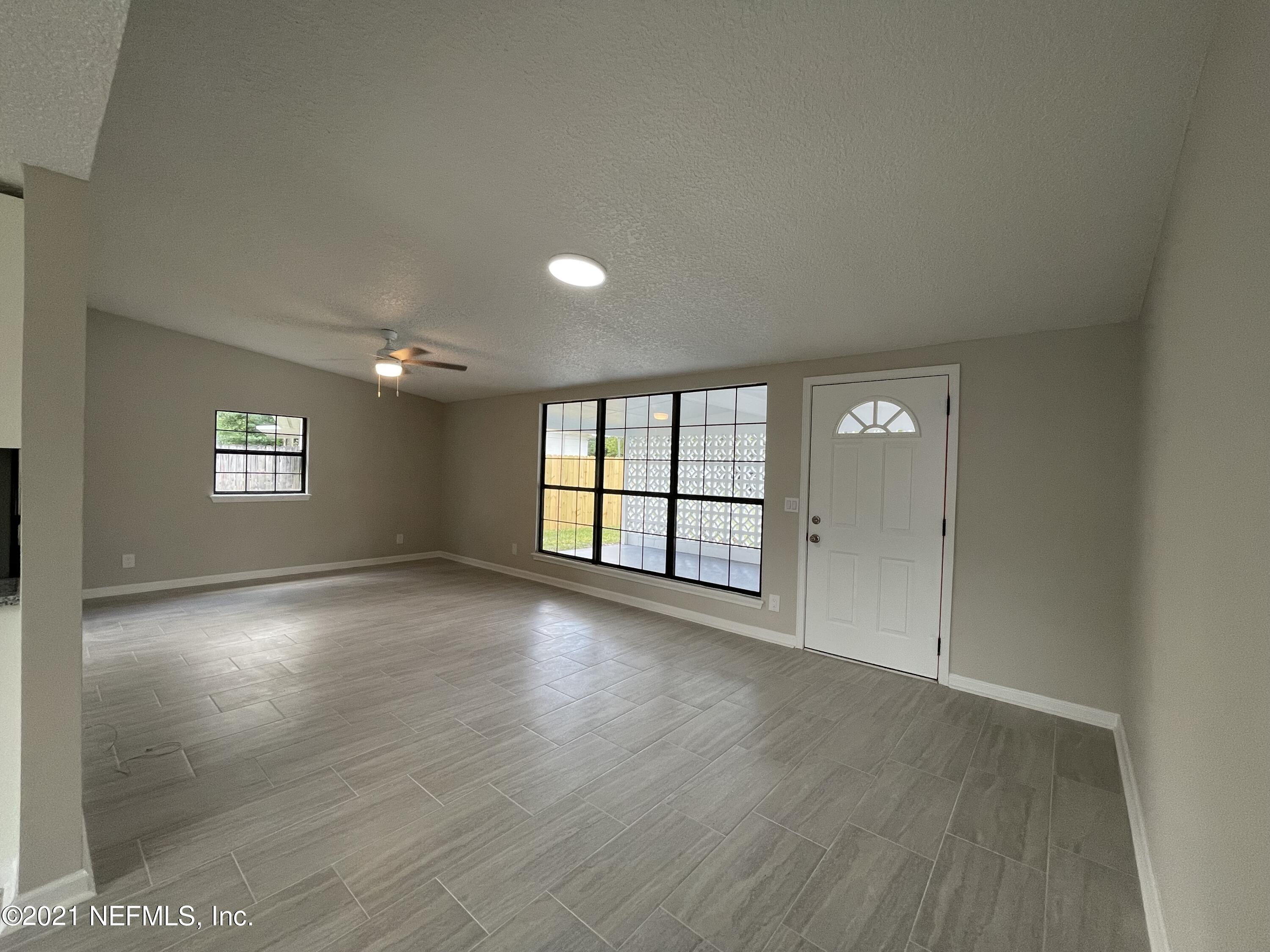 11457 Emuness Road Jacksonville, FL 32218 - Photo 5 of 14 Family Room