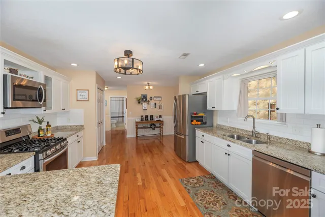 $524,900 | 220 George Sutton Road, Waynesville, NC 28785