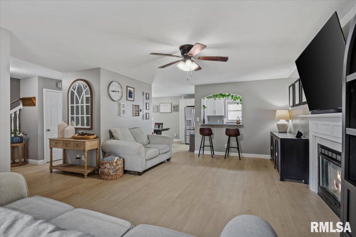 3717 Viking Boulevard Springfield, IL 62712 - Photo 8 of 40 Gallery Image 8