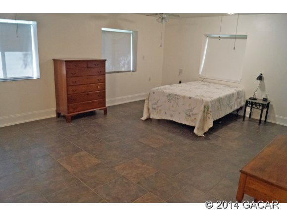 240 Huckleberry Road Hawthorne, FL 32640 - Photo 11 of 21 Gallery Image 11