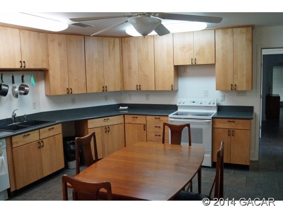 240 Huckleberry Road Hawthorne, FL 32640 - Photo 4 of 21 Gallery Image 4