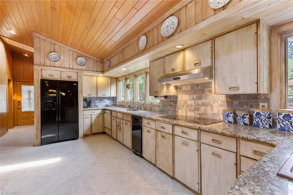 401 Burning Tree Circle High Point, NC 27265 - Photo 16 of 29 Gallery Image 16