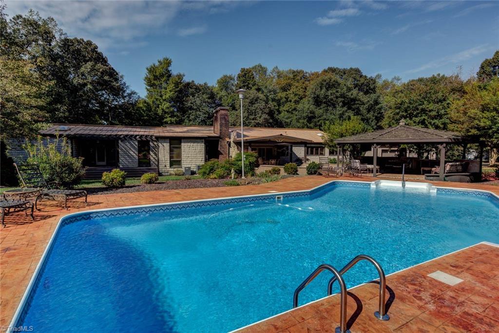 401 Burning Tree Circle High Point, NC 27265 - Photo 3 of 29 Gallery Image 3